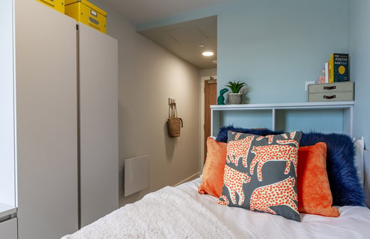Gold En Suite